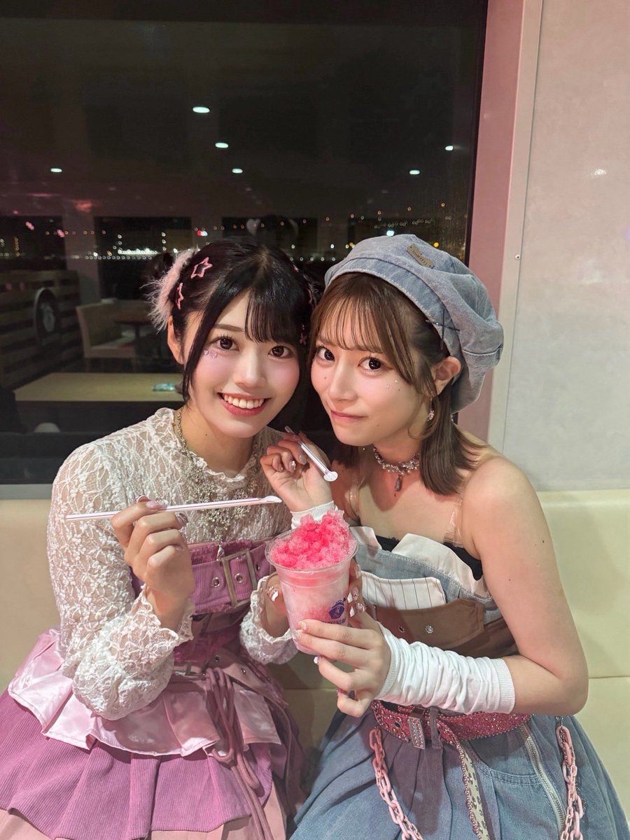 PiTiiY_T's tweet photo. 『アイドルパイレーツin夏クル2026』

船酔い大丈夫だったかな‥！？

海の上でも皆さんの声がたくさん聞けて
とーーっても嬉しい夏の思い出ができました⛴️

平日に駆けつけてくださった皆さん
ありがとうございましたーーっ🍧💓

かき氷のストロー
ピンクと青にしていただいたの見える‥👁️？

次のライブはいよいよ現体制ラストです！

🩵8/2(日) OP18:00/ST18:30🪄

『 LAST LIVE  of TiiiMO’26  』
@ TOKYO CULTURE CULTURE SHIBUYA

https://t.co/x4vxUHRZA0