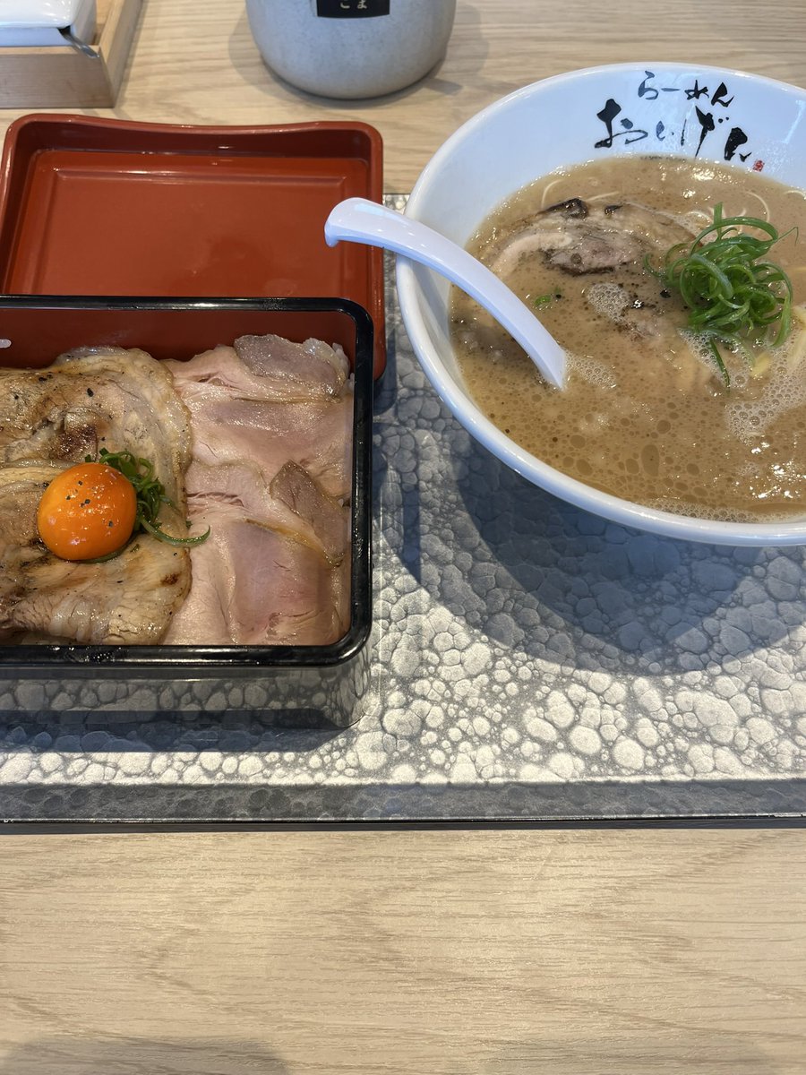 overdrive1123's tweet photo. iPadを久しぶりに使ってみる
いつ食べたか覚えてないけど、美味かった思い出 https://t.co/cc1oYw4VIP