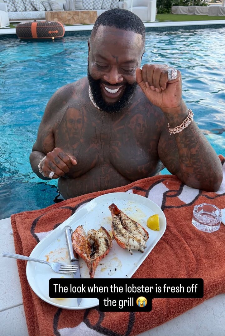 hiphopslime's tweet photo. Why is #rickross so excited about this lobster 😂 https://t.co/0RxY10VndR https://t.co/z7YfzlbHzy
