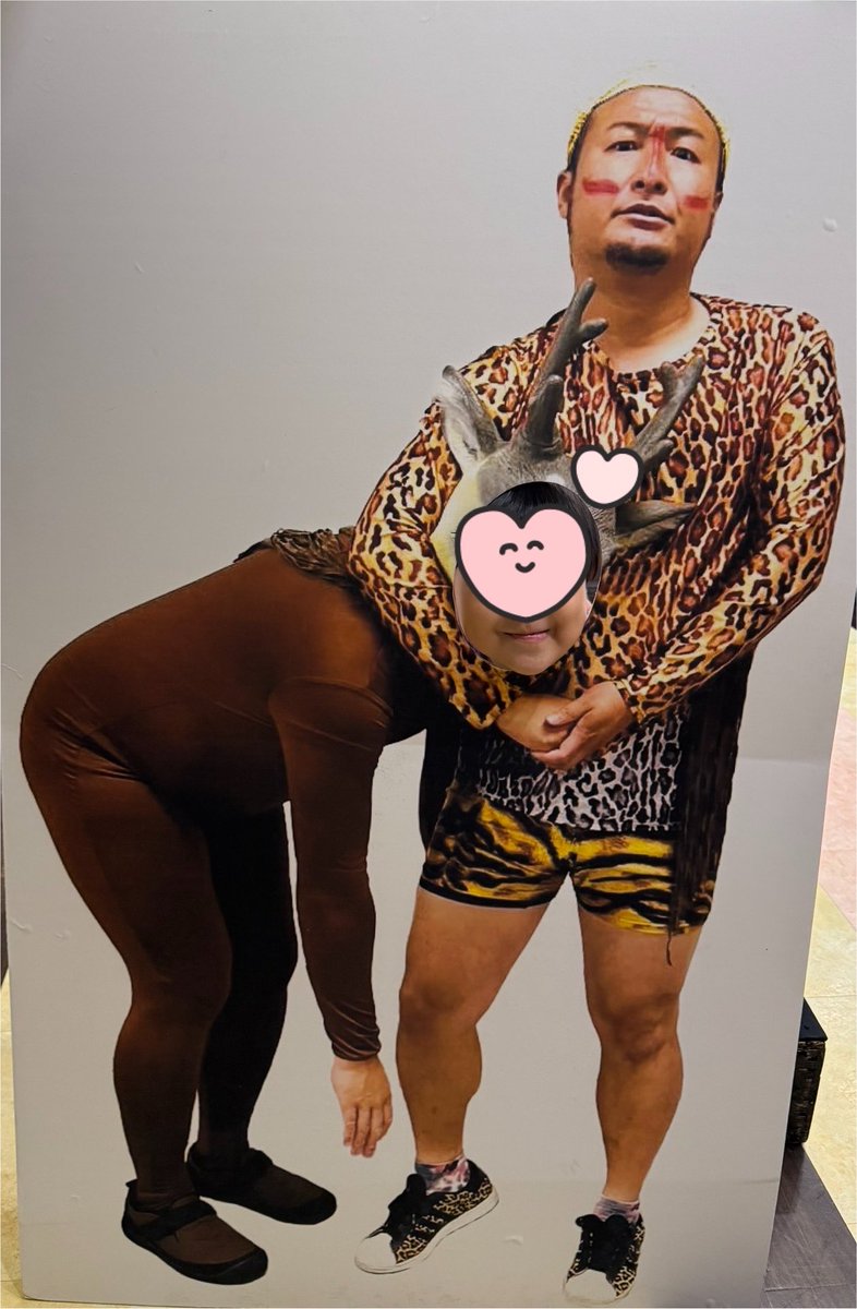selene_ertn's tweet photo. 今日はお友達と一緒にバンビーノさんの真夏のジャングルアドベンチャーに行ってきた🐴
ダンソンをなんとなく知っている程度で行った息子は、終わった時にはダンソンの虜になり、帰宅後もダンソンの動画を撮らされ、寝る直前まで何度もダンソンをやっていた😂
サイン入り自由帳は2学期から使う予定✨ https://t.co/QKFuxGlZIH