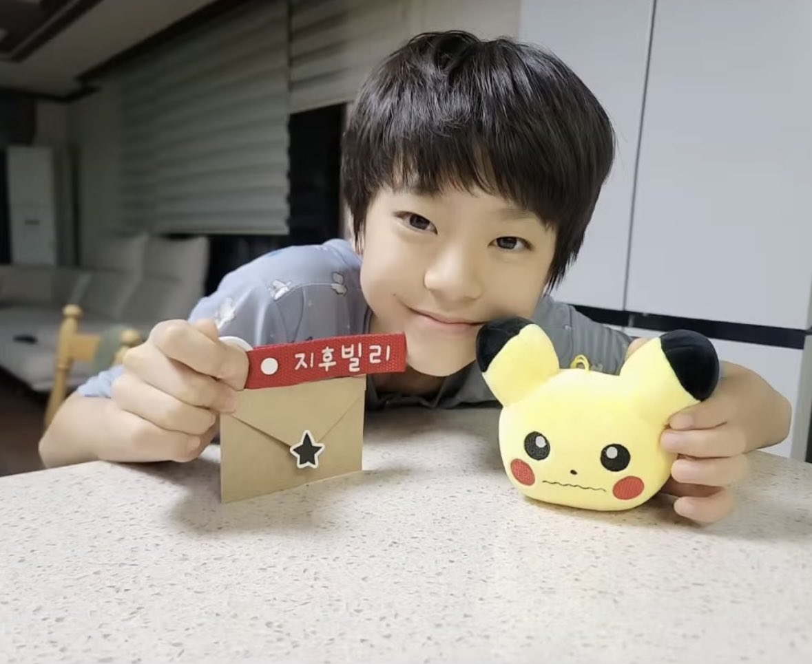 DoNa__summer's tweet photo. 요고요고 조고조고 박지후 https://t.co/JHlUTx0qXb