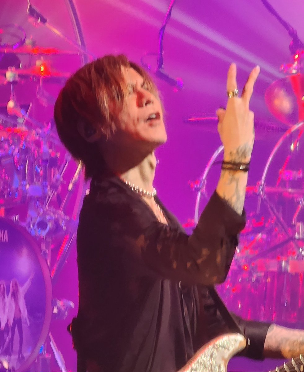 dokin3's tweet photo. SUGIZOさんの横顔…✨
LUNA SEA TOUR 2026
UNENDING JOURNEY
-FOREVER-
大阪DAY-1
🏢大阪･オリックス劇場
#LUNAPIC https://t.co/FwhWq5wFbJ
