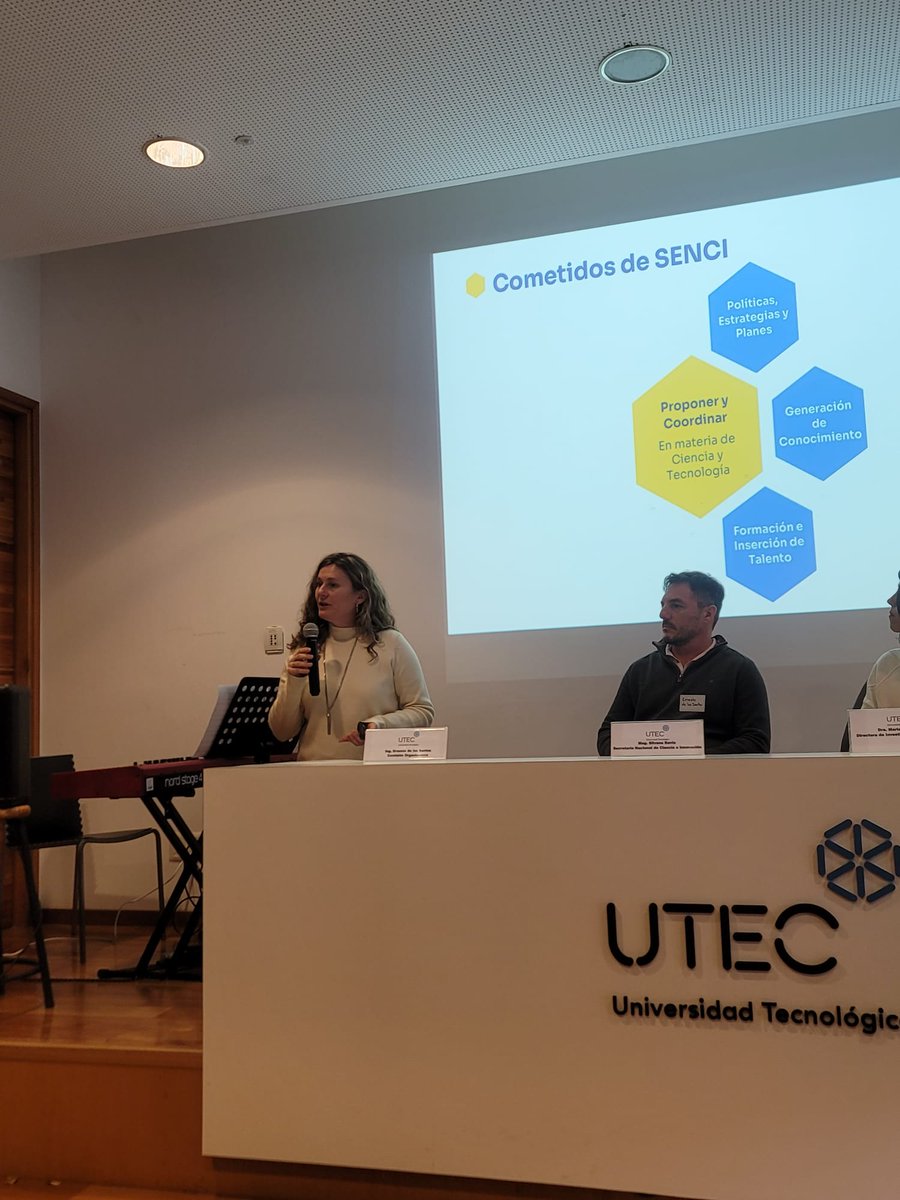 SENCI_Uy's tweet photo. 📢La Coordinadora General de la #SENCI participó en el 3er Encuentro de Investigadores/as de @UTECuy en Fray Bentos.
Desde la #SENCI felicitamos esta iniciativa que fortalece la colaboración académica nacional y la investigación territorial.🚀🔬 https://t.co/TSXmyJ9qr4