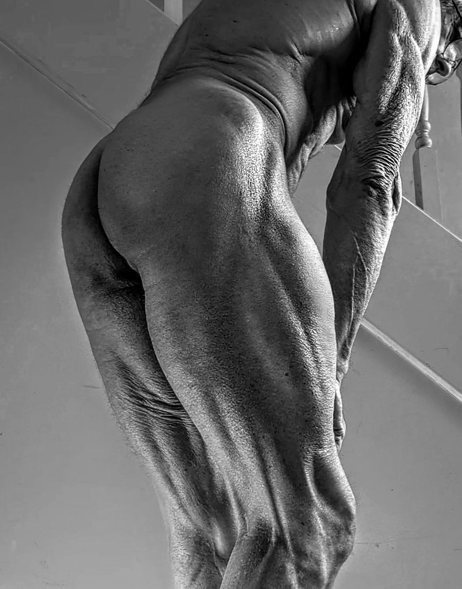 dix_steele's tweet photo. Self Photograph
052824
#muscleworship #maturesexy #muscletop #muscledaddy #musclephotography #eroticphotography #cockworship #eroticart #nudefineartphotography #nudemale #nudephotography #underwearmodel https://t.co/BOjUaK5Hh6