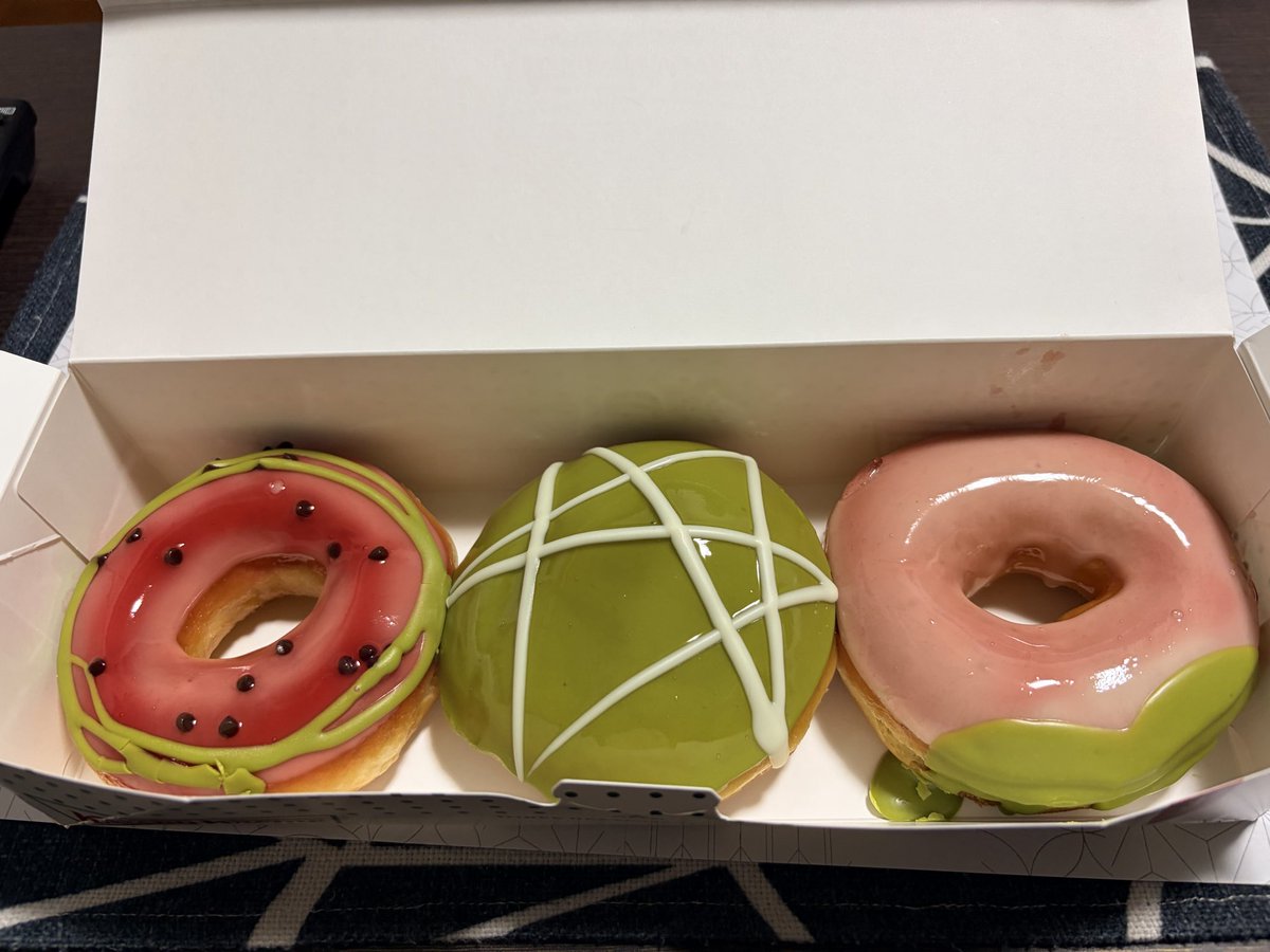 Ma19911712's tweet photo. 東京は誘惑が多すぎる。食べ物も男も全部うまそう https://t.co/t9F5qcPsWj