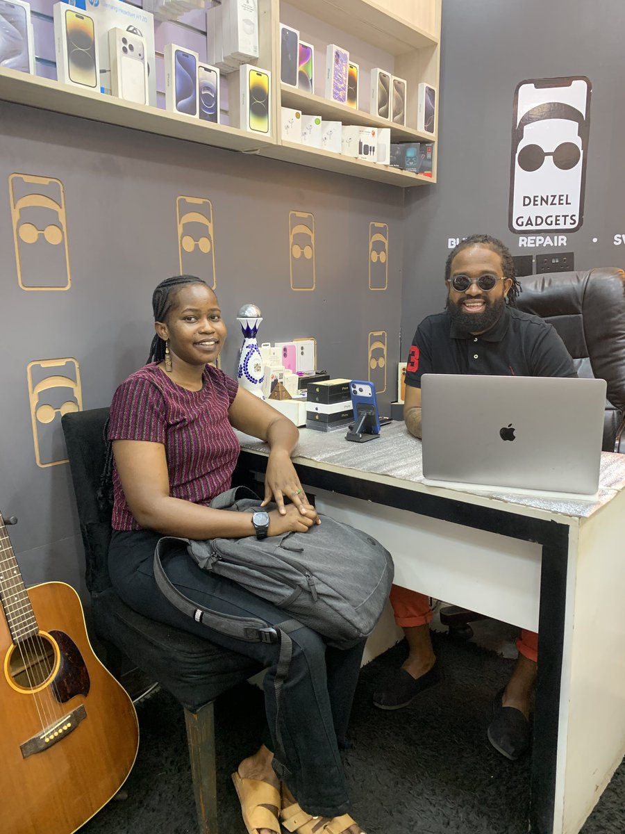 DenzelGadgets's tweet photo. Why are people scared of Esim phones? 

It’s eSim Thursday at @DenzelGadgetsUG - good deals on esim phones all day today. 

More deals on our WhatsApp page - https://t.co/rDrEKCOove https://t.co/uw0n1xv05D