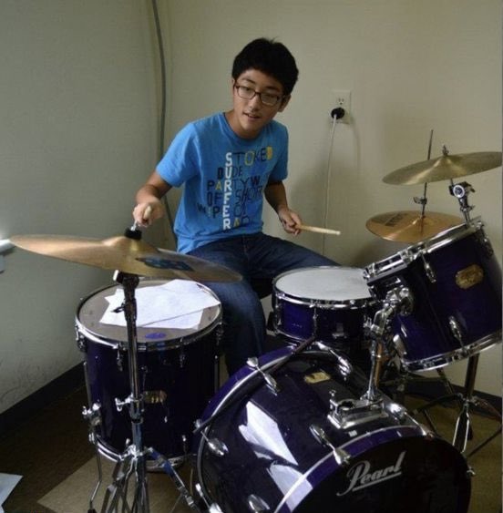 gunilsmenu's tweet photo. he doesn’t know it yet, but he’s about to get a scholarship in berklee college of music, lead an incredible band, play at lollapalooza, and open for the band he grew up admiring 🥹 https://t.co/YlPKpHxQsR