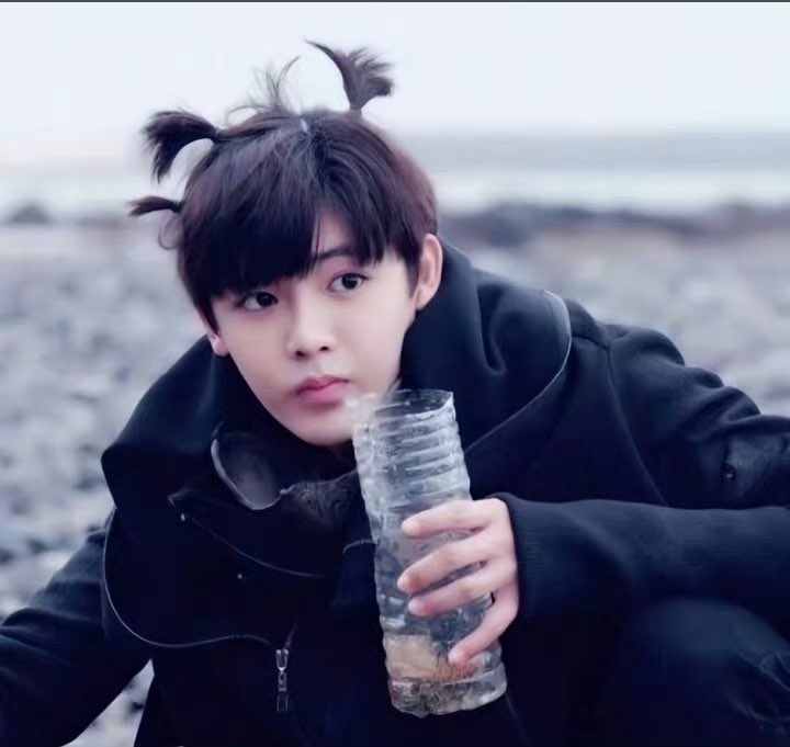 ming__hao_'s tweet photo. 와핰 진짜 아기밍하오 너무 귀여워서 웃음남 ㅜㅜ https://t.co/cYkChRFfiL