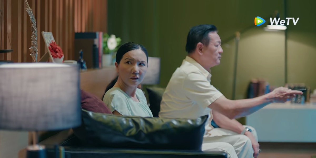 ht9402_'s tweet photo. สวัสดีจ้า ฉันเอง วันเพ็ญ 

BE MY PLAYER TWO EP3
#ซอโซ่ล่ามธีร์EP3 https://t.co/I5BeEMfRuJ