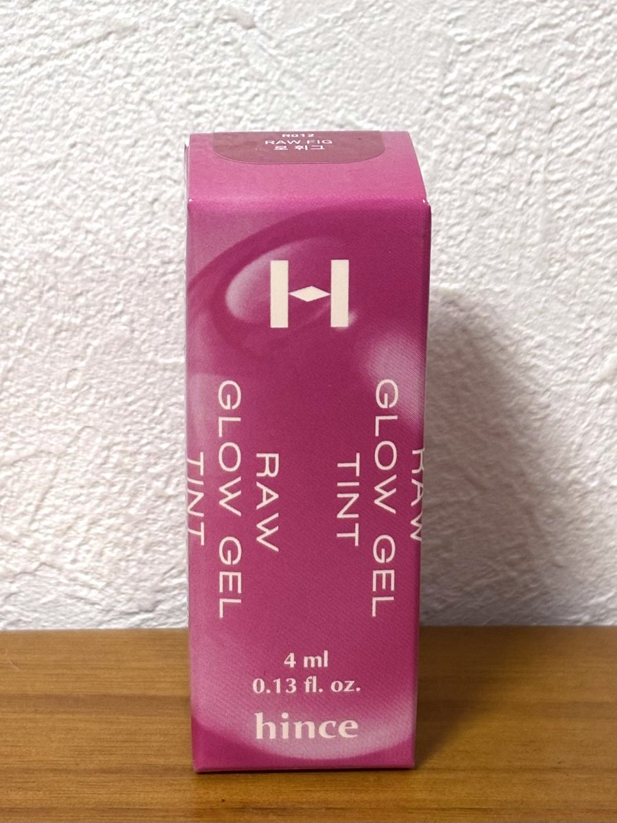 chocomint_1230's tweet photo. 【 @hince_japan 】様からロウグロウジェルティントを頂きました🌹

ヒンスのティントの中一番売れているカラーのロウ・フィグ✨
熟したイチジクみたいな色でイエベブルベどっちにもハマる愛されカラーだと思う！
SNSで「飲み会リップ」として知られていると思うけど、凄く軽くてツヤ感が可愛い！
#pr https://t.co/OJEtHgQYRP