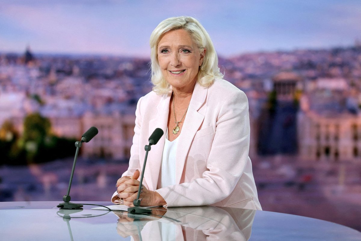 leparisien_pol's tweet photo. Bataille judiciaire sur l’utilisation du mot « Renaissance » : le parti de Gabriel Attal condamné à payer 5000 euros chacun à Marine Le Pen et au RN
➡️ https://t.co/8eicqfS9zH https://t.co/703JvPI6Ip