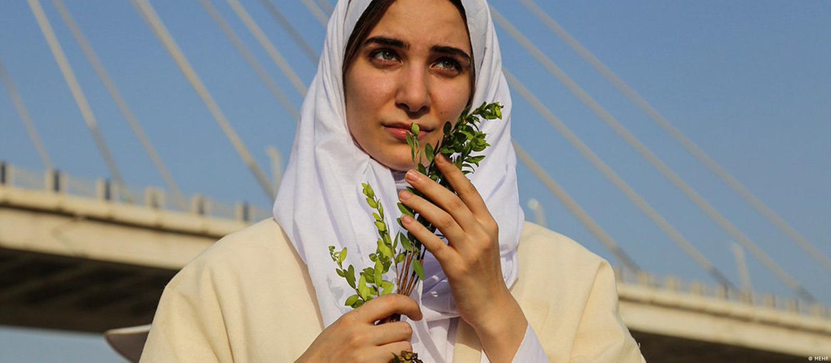 Iranistics_UT's tweet photo. سال نو بر هم‌وطنان #مندائی (صابئین) مبارک باد
مندائیان، پیروان حضرت یحیی (ع)، آغاز سال ۴۴۵,۳۹۵ خود را جشن گرفتند. این آیین که سال نو را هم‌زمان با آفرینش حضرت آدم (ع) می‌داند، در انتهای تیرماه آغاز می‌شود. «مندا» در زبان آرامی شرقی به معنای «دانش و آگاهی» (هم‌سنگ گنوس) است. https://t.co/5nf90ga1Mi