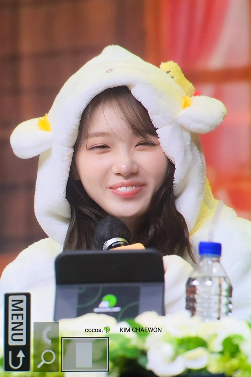 chaedamn11's tweet photo. Soft Chaewon, wish you quiet happy time and no busy exhausting work recently

TIME TO CELEBRATE CHAEWON
#TimeToChaelebrate
#여름의인트로_김채원 https://t.co/yKdJ0yvVhD