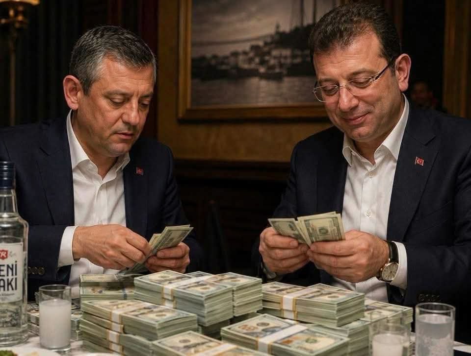 Nnoyan4's tweet photo. @eczozgurozel Hadi Lan yine keriz avına çıkmışsın https://t.co/6nktNDWaC9