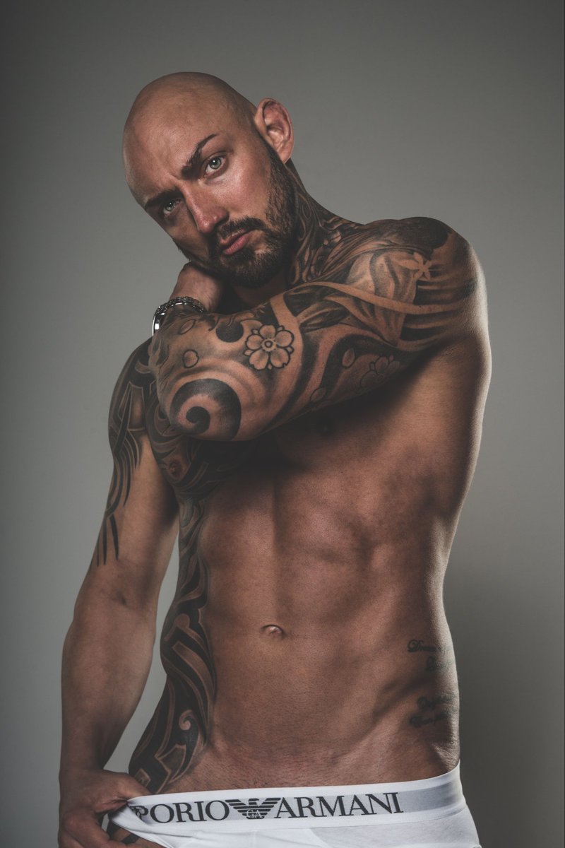 chaosfromchris's tweet photo. Mildly menacing 😈🖤
What chaos should we cause?? #baldmen #inkedmen #fitnessmodel https://t.co/KK62k2auAM