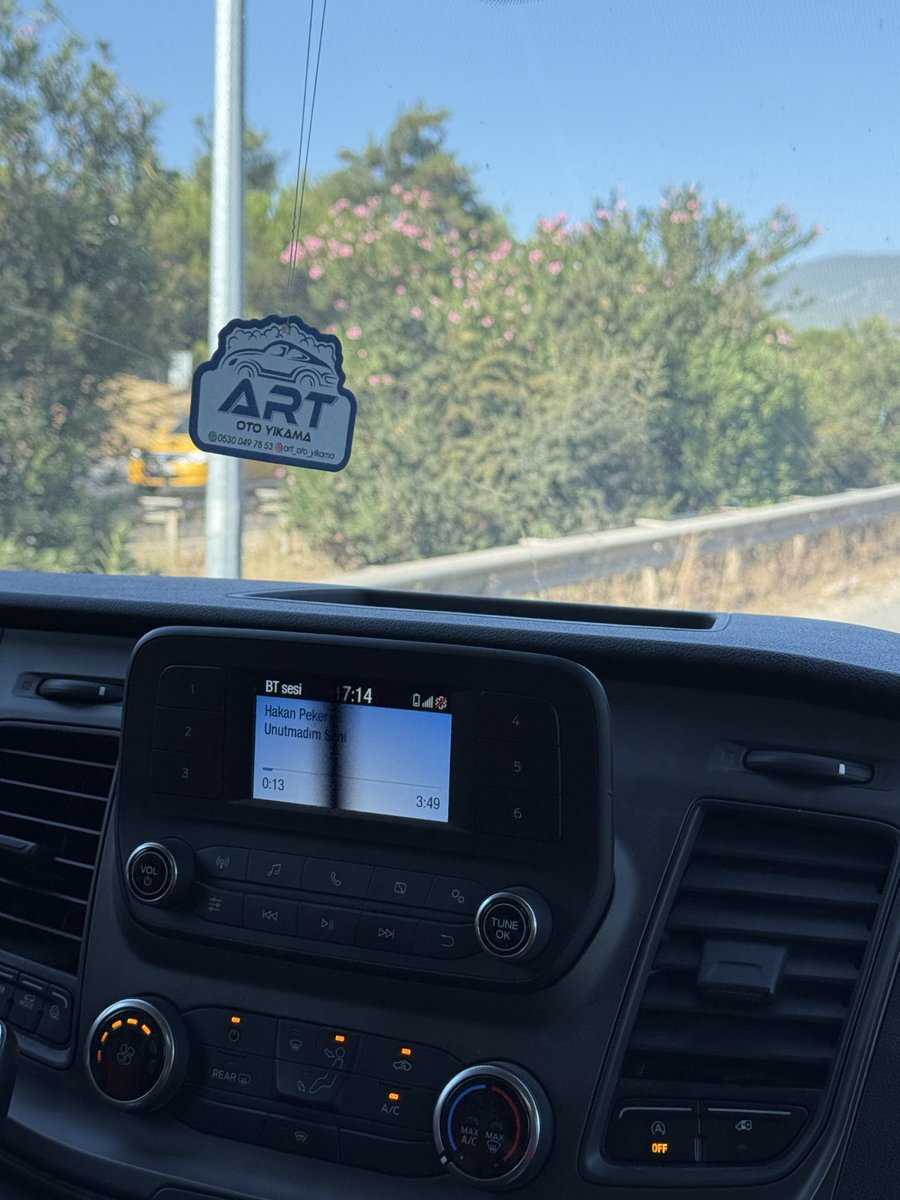 d0gukans0's tweet photo. Rıfo abimle serviste takılanzi https://t.co/xAsCciFQMs