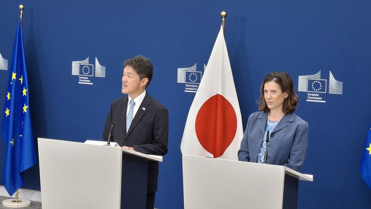 JapanMissionEU's tweet photo. We are delighted to announce that the Agreement on Japan's association with #HorizonEurope was signed today in Brussels-a major step forward in deepening #JapanEU science & technology cooperation! This will help promote international collaborative research in academia & industry! https://t.co/DIuLUBpBK5