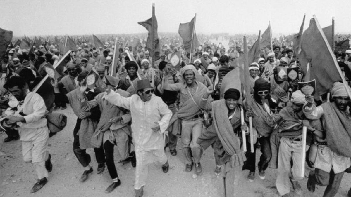 Espeltacte's tweet photo. Ahora todos quieren cruzar la frontera, pero recordemos la Marcha Verde:La Marcha Verde fue una movilización masiva de unos 350.000 civiles marroquíes convocada el 6 de noviembre de 1975 por el rey Hasán II para entrar en el entonces Sáhara español y forzar la retirada de España. https://t.co/V6rN8e68yr