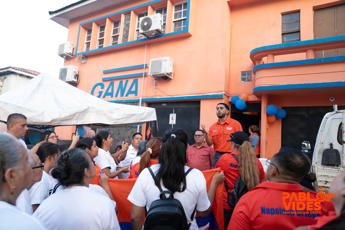 PabloVides_'s tweet photo. Esta candidatura es de las comunidades de San Salvador Oeste. 

Se cumplió un anhelo más de mi corazón, el tener la candidatura por Nejapa y Apopa. 🧡🫡😃

A seguir sirviendo a nuestras comunidades. #PabloVides2027
#Apopa #Nejapa #Gana https://t.co/JjNWAU1Oqk