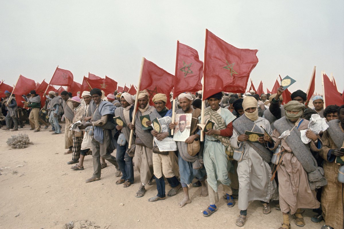Espeltacte's tweet photo. Ahora todos quieren cruzar la frontera, pero recordemos la Marcha Verde:La Marcha Verde fue una movilización masiva de unos 350.000 civiles marroquíes convocada el 6 de noviembre de 1975 por el rey Hasán II para entrar en el entonces Sáhara español y forzar la retirada de España. https://t.co/V6rN8e68yr