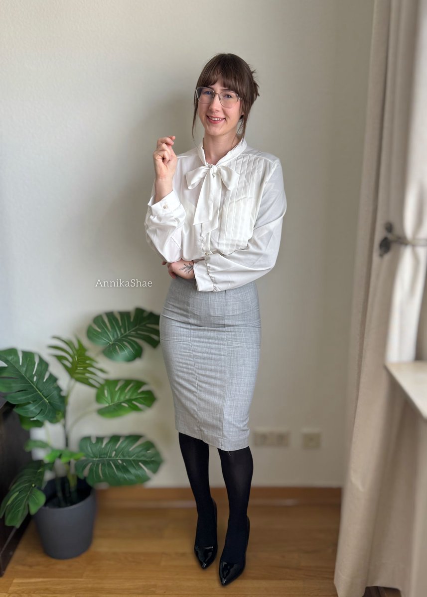 AnnikaShaeX's tweet photo. What would you change about this outfit? https://t.co/WoNIhanAXa