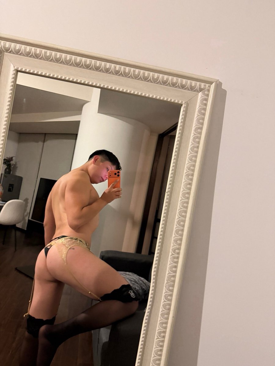 Ehros's tweet photo. Buenos días 🥵🥵🤤 https://t.co/v9jKfJydN9