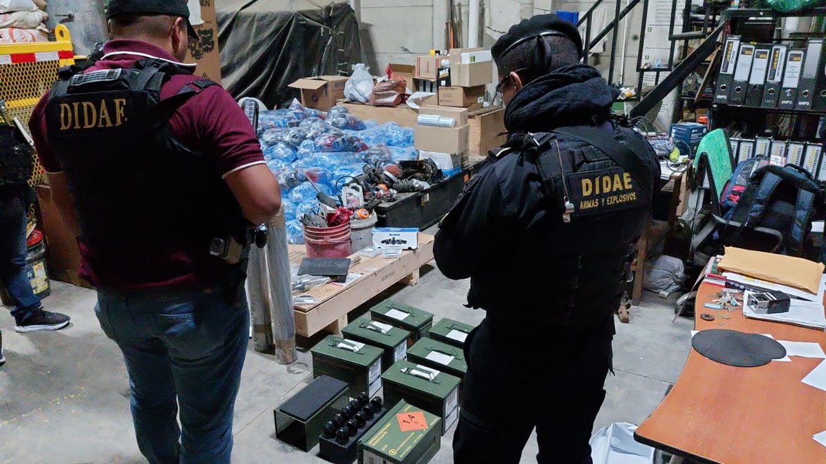 PublinewsGT's tweet photo. 🔔¡Atención!🔔Ubican explosivos en una bodega de CAES
#Noticias #Nacionales #CAES #PublinewsGT
https://t.co/LOFtVdY8Qo https://t.co/h0IyZqQJNG