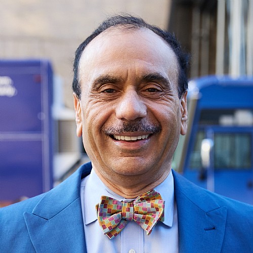 AACI_Cancer's tweet photo. Dr. Ashutosh Tewari of @TischCancer was awarded an honorary fellowship by the @rcpsglasgow. His pioneering work in robotic surgery, genomics, and imaging continues to advance prostate cancer care.
Read more in the #AACIUpdate: https://t.co/aV5Tm7FawO #Awards #Honors https://t.co/l1m7BbnPwn
