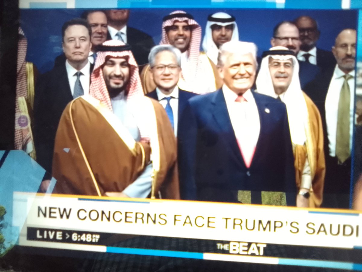 Goodmanlivefor1's tweet photo. We must remove all racist MAGA from the Whitehouse,the Congress, the Senate and Pentagon.

Then put Trump Crime Family Enterprise in Jail.

Do this then we have a chance to save Democracy.

https://t.co/5SQkDSGriJ https://t.co/W8kNMdY8tG