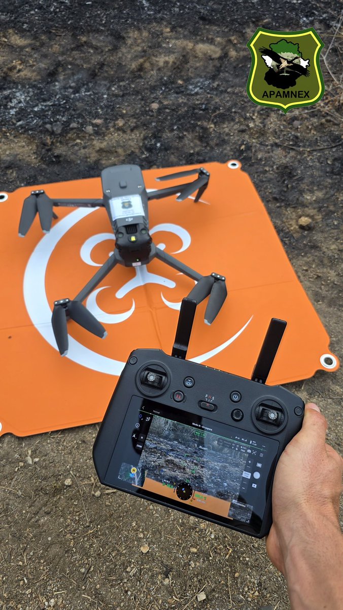 Apamnex1's tweet photo. Apagadas las llamas sigue la vigilancia. Ahí estamos l@s #AMN de @Junta_Ex para evitar que una posible reproducción  vuelva a poner en jaque al dispositivo de extinción de @PLANINFOEX https://t.co/jbpIaIrJT3