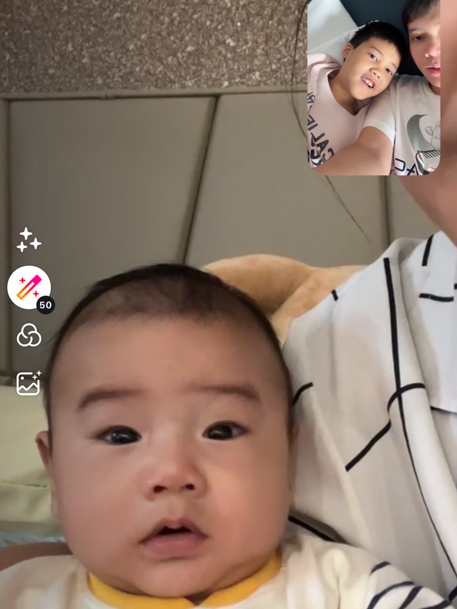 kasidit_wang's tweet photo. คิดถึงเด็กน้อยปินปินและม่าม๋า 🇯🇵➡️🇹🇭 https://t.co/vWpzmuHZxP