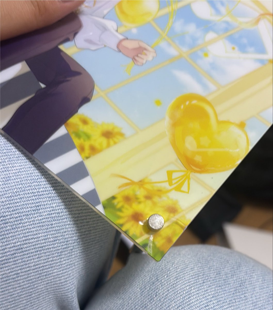 _luanico_2's tweet photo. ねえ待って無事じゃない😭😭😭泣きたい
生誕グッズが………私が何したって言うんだよなんで………よりによって生誕グッズなの、、、 https://t.co/VqmnEccz5c