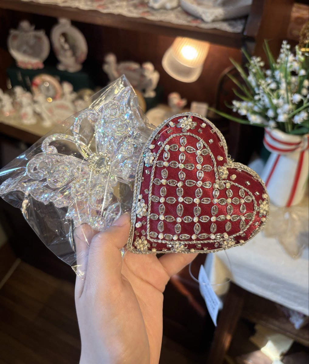 amaiyumegamitai's tweet photo. 那須ステンドグラス美術館のお土産ショップ、
乙女の夢が詰まったような雑貨ばかりで最高だった🩰🌹🪽 https://t.co/Kmp6EvunKu
