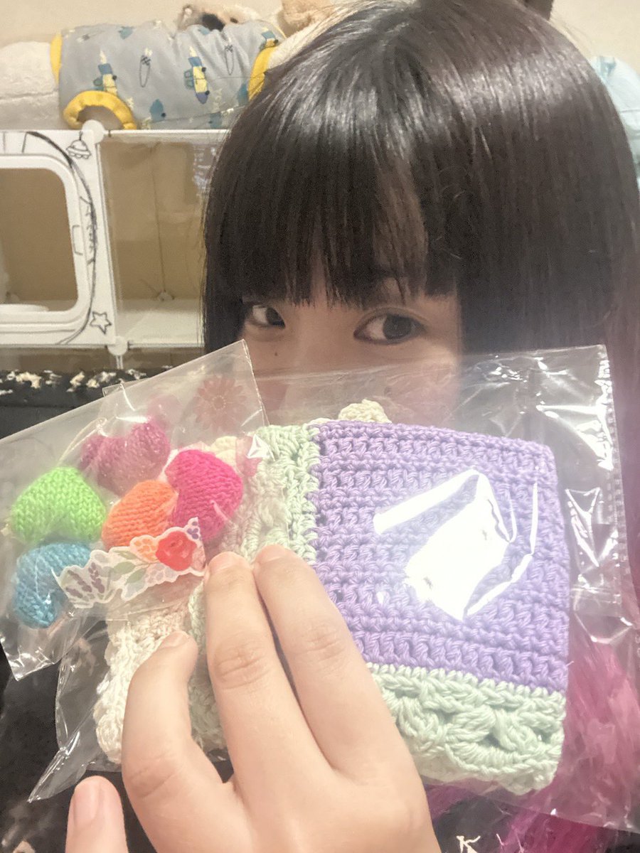 tom07shazna's tweet photo. 妻の大切なご友人🤭素敵な方からプレゼント！僕なんかより妻の好物を知ってるのは嬉しくて笑っちゃいましたね🤭サブレ美味しかったです🤤秒で胃袋に入りました！
そして、ロータス🪷と靴下🧦ハンカチ、ハート🫶どれもこれも素敵な物ばかりで妻が元気になってます！これからも、よろしくお願いします！ https://t.co/EGNXee8cpW