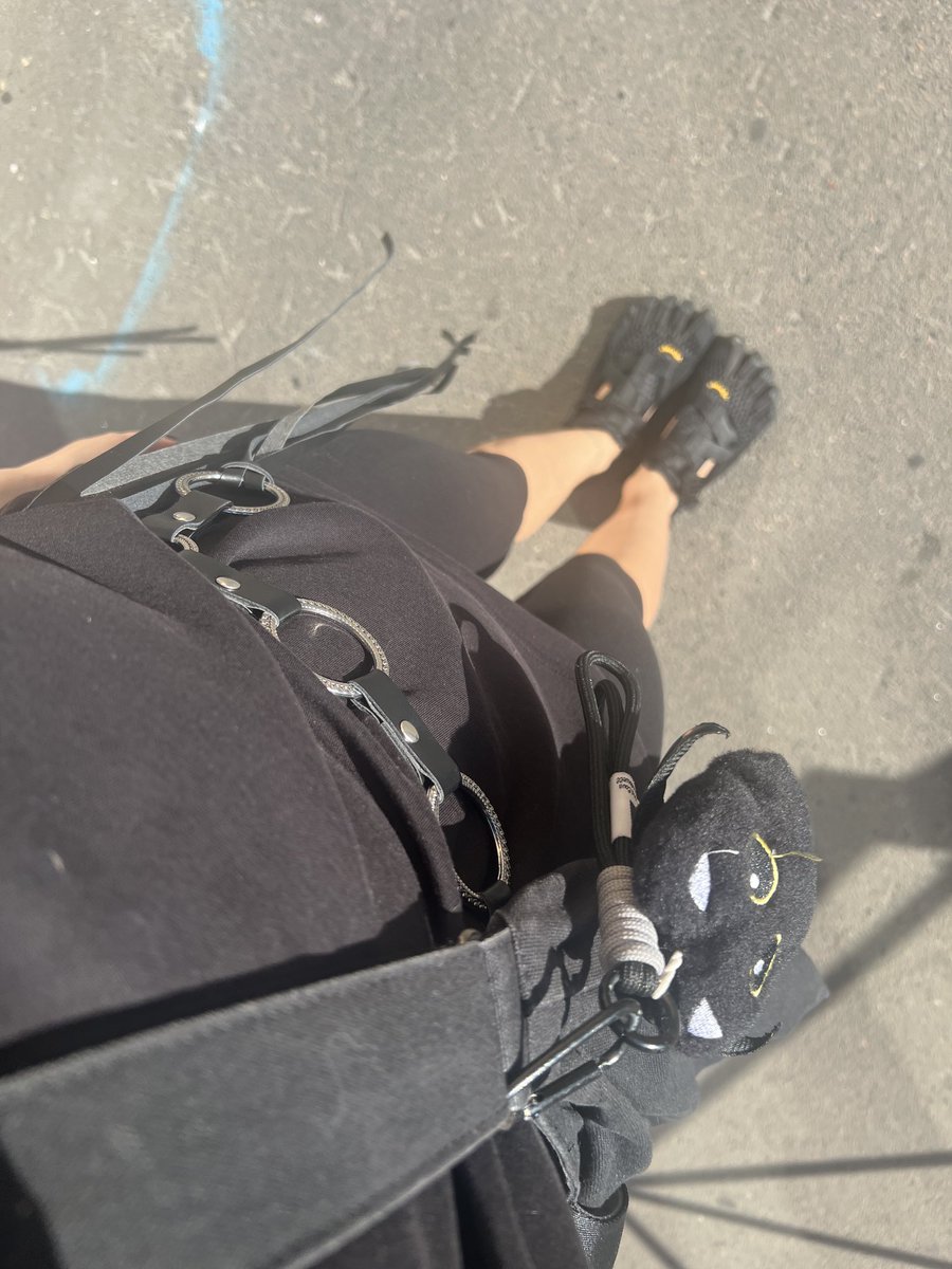NIXOTICA_'s tweet photo. #FiveFingers #Vibram #BarefootLifestyle https://t.co/u8DSvJ04ZW