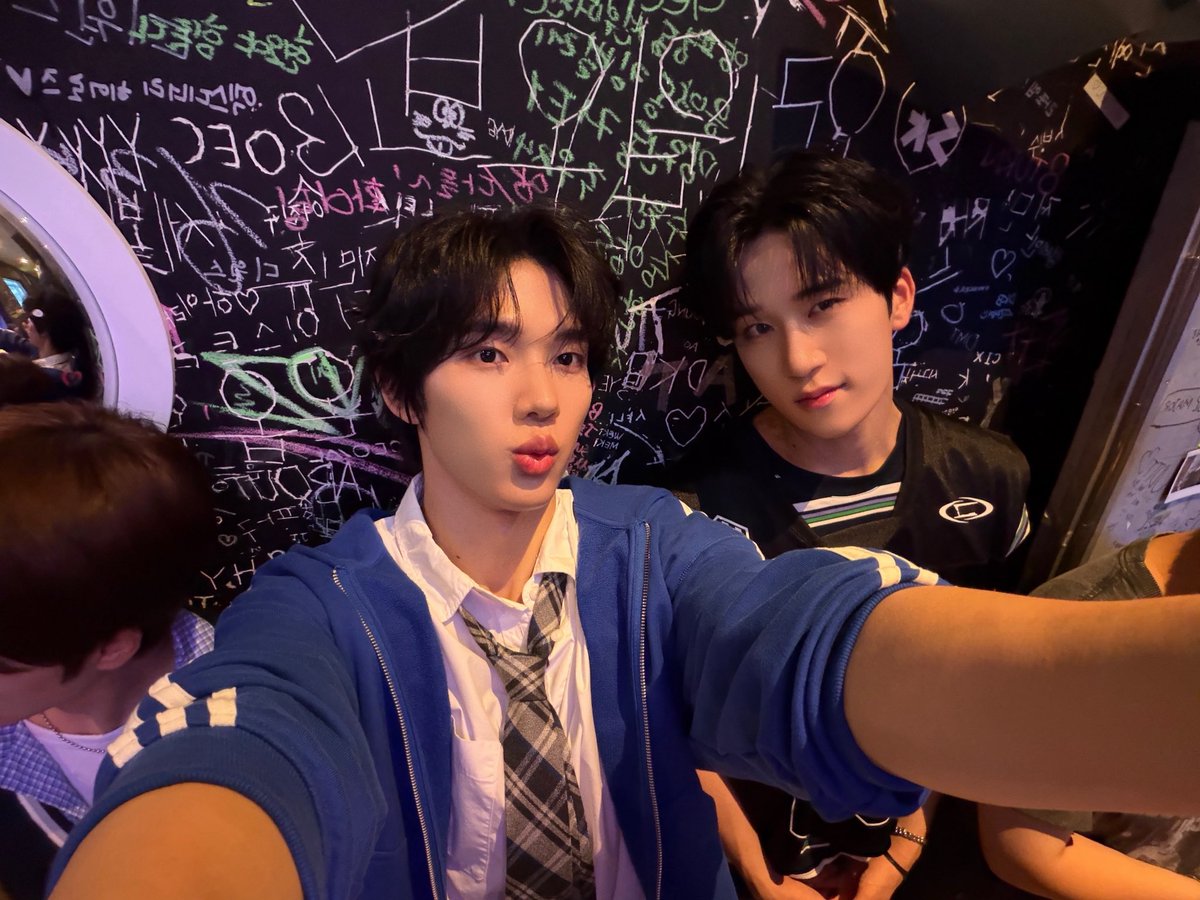 LUN8_members's tweet photo. [#카엘]
엠카의 진심임즈 행복했으~~💙

#루네이트 #LUN8 #Chael https://t.co/EiiAfJTj4S