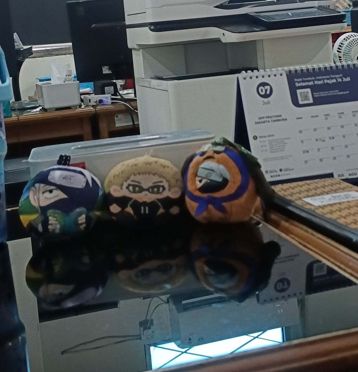 ilysun9ho's tweet photo. pkl sambil ditemenin 3 kurcaci >.< https://t.co/PxYGXUdyQr
