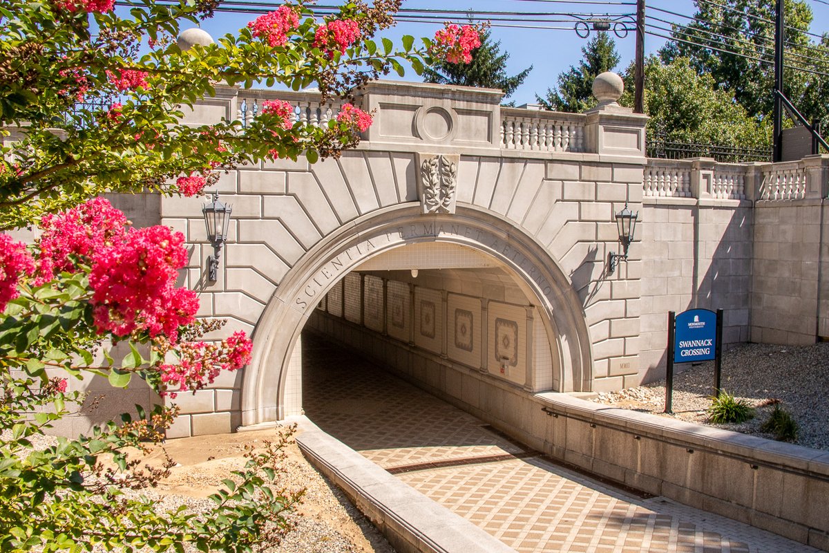 monmouthu's tweet photo. Can we talk about how beautiful campus looks right now during Summer?🌺 Shoutout to our Facilities team for that. Trust us, it’s even better in person. Tour at: https://t.co/AIQpN4xt5L #MonmouthU https://t.co/Xq6amUk5NM