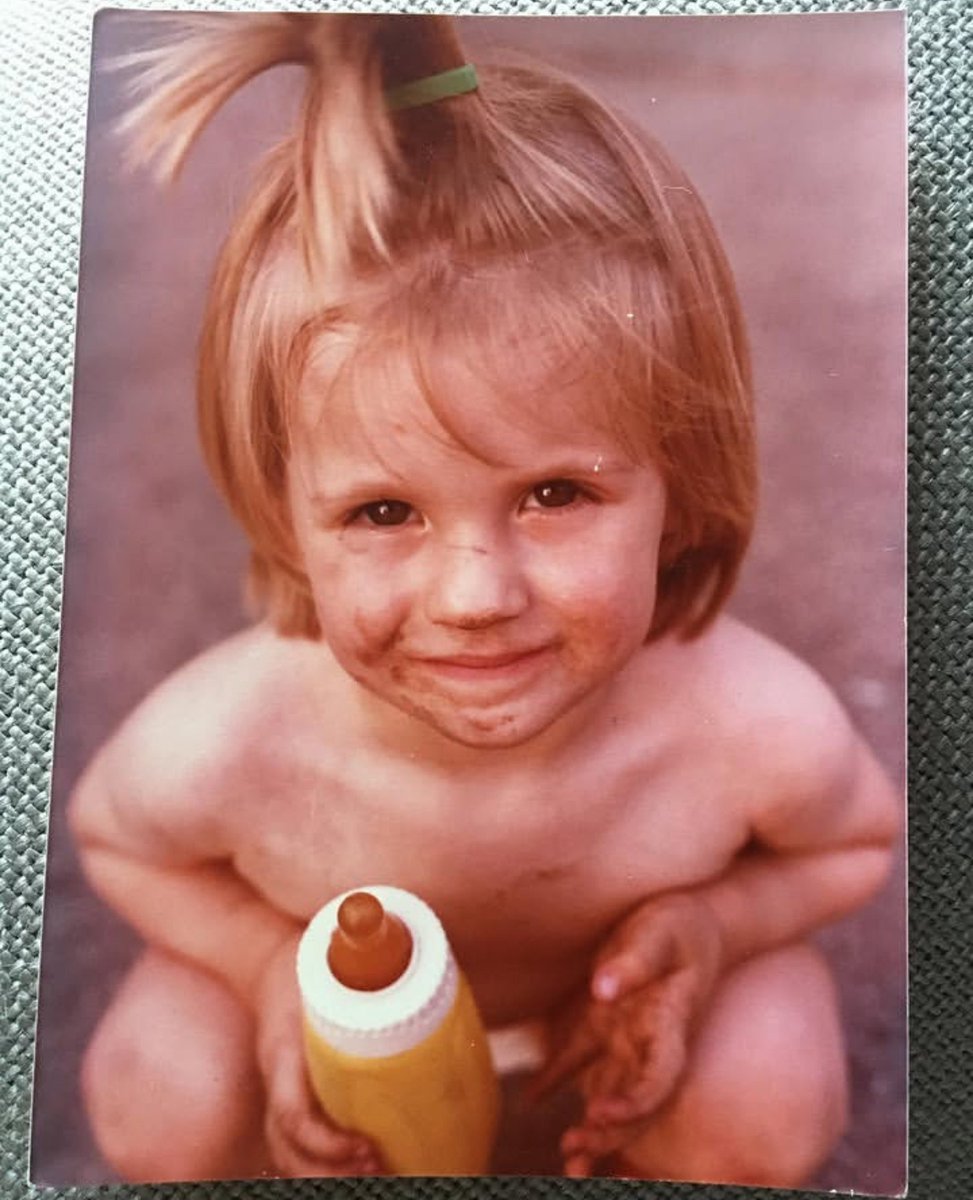 stanasposts's tweet photo. #StanaKatic The hobo pictured above is actually me. I was 2 &amp; had spent the day "helping" my uncle fix a vintage Mercedes truck... hence the grease on face &amp; hands. Bottle in hand... Diaper in place... and sandles underfoot: #TBT #LivingLarge https://t.co/zJsob1guhP