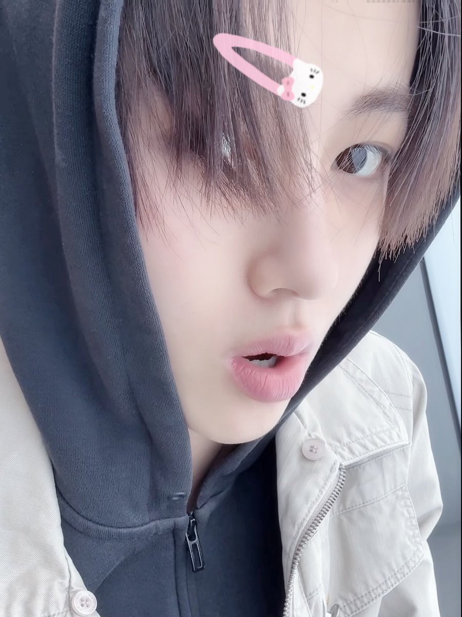 hyeonq's tweet photo. ( ྀི⬞ ⸝⸝o̴̶̷̤ ༝ o̴̶̷̤) yeppeo! https://t.co/YBjaCrJyLT