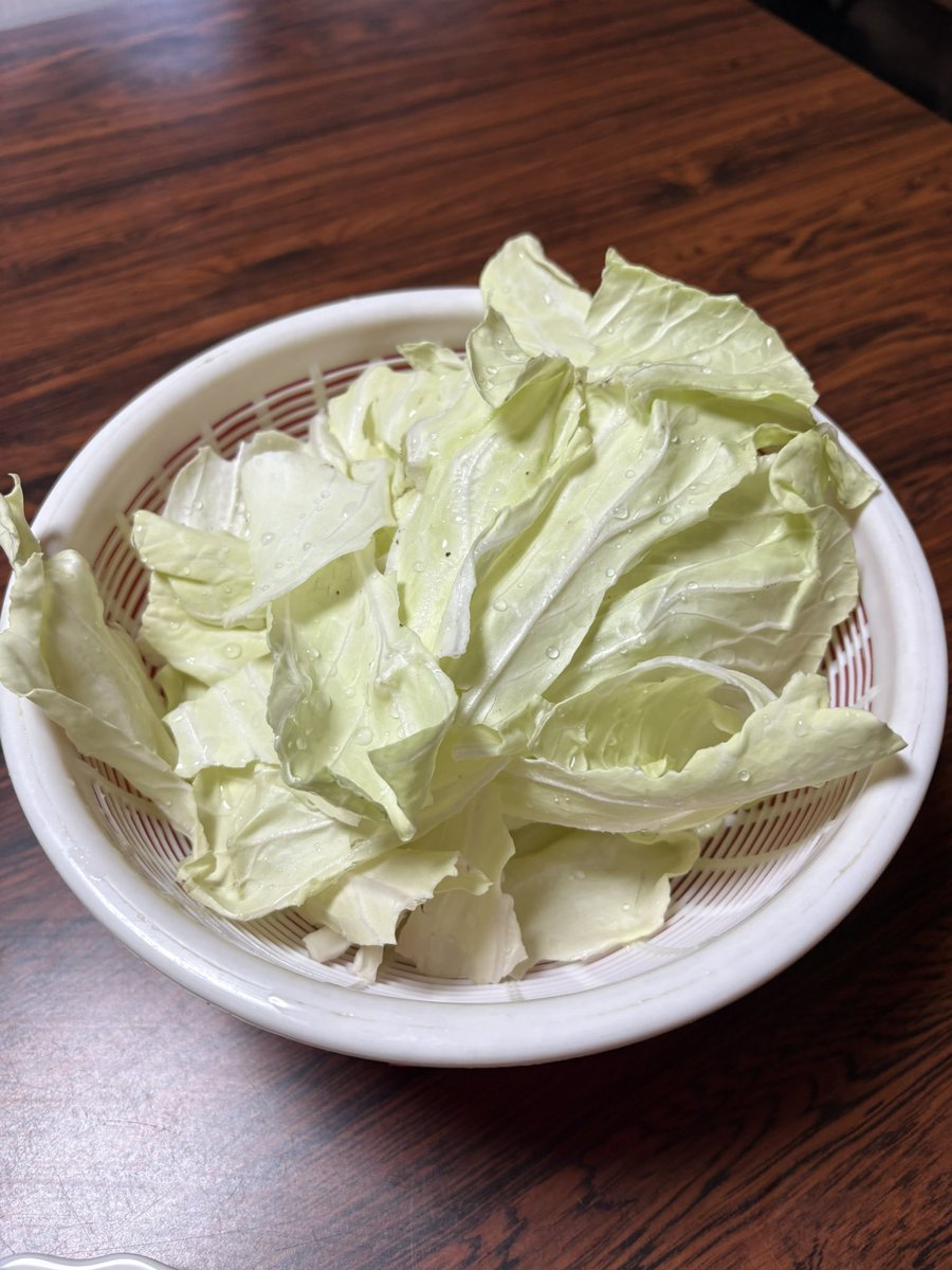 uratenkawa_byB's tweet photo. ここだけの話…
洞川のキャベツは別格に美味い
気軽に食べられる地元民で幸せ。
拡散しないでね。 https://t.co/uHF8Co9HyK