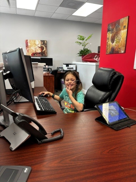 SFAgentTim's tweet photo. We had the cutest worker in training recently! Who would like to be helped by this smiling face - and maybe be invited to a dance party while you are here??? #TalktoTim #StateFarm #WorkerinTraining #Takeyourdaughtertoworkday https://t.co/vJOdZWy7xS