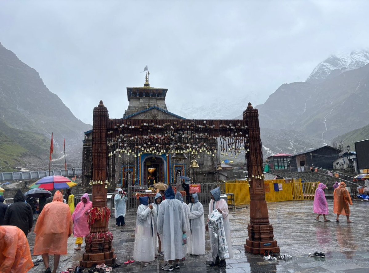 4Vvyas's tweet photo. Quote with a temple pic 
Clicked by u 🫵🏻 https://t.co/rE8vwHVDcq