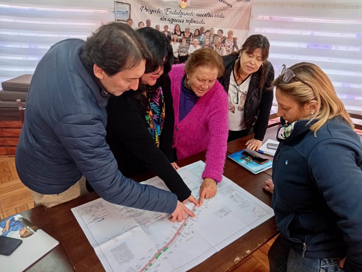 _ESVAL's tweet photo. 💧🚧 Iniciamos la renovación de 230 metros de la red de aguas servidas en calle Las Lilas, #PlayaAncha.
✅La obra considera una inversión de $215 millones y beneficiará a más de 150 familias, reforzando la calidad y continuidad del servicio.
#Valparaíso #obrasesval #esval https://t.co/CtRrHmAXqT