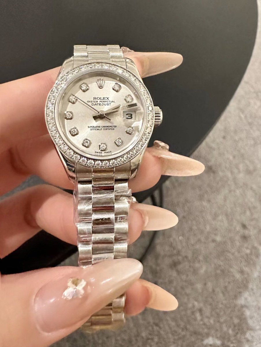 Ashley170890's tweet photo. That's life... earning money to buy the things you like. https://t.co/cKQhZeA3qx