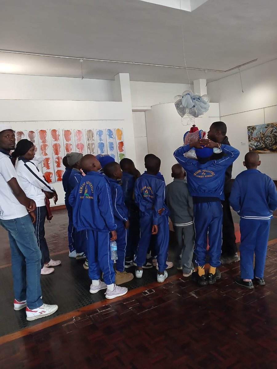 BYOgallery's tweet photo. Today, we proudly hosted our second guided tour with #NemaneAdventistPrimarySchool from Tsholotsho. We appreciate your time spent visiting @BYOgallery, and we firmly believe that future artists were inspired by this experience!
#BYOgallery https://t.co/y30XJLBOyM