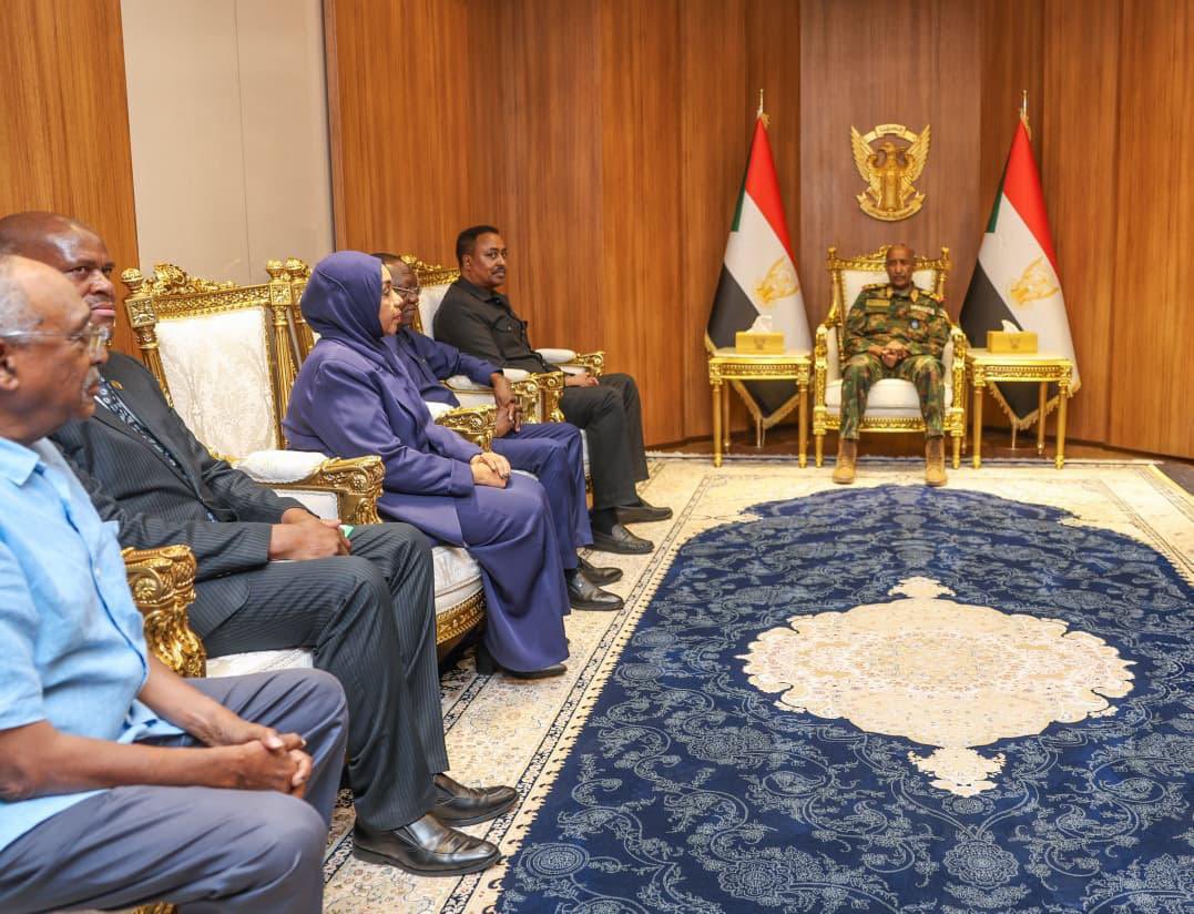 DrWorkneh's tweet photo. The future of our region is inseparable from the future of Sudan.

Today in Khartoum, I met with H.E. Abdel Fattah Al-Burhan, Chairman of the Sovereign Council of Sudan. Our discussions focused on the current situation in Sudan and the collective responsibility to advance a lasting, Sudanese-led peace.

As a strategic bridge between Africa and the Middle East, peace in Sudan is vital not only for regional stability but, above all, for the millions of Sudanese who continue to bear the greatest burden of this conflict.

IGAD will continue to support the people of Sudan in their pursuit of peace, stability, and recovery.