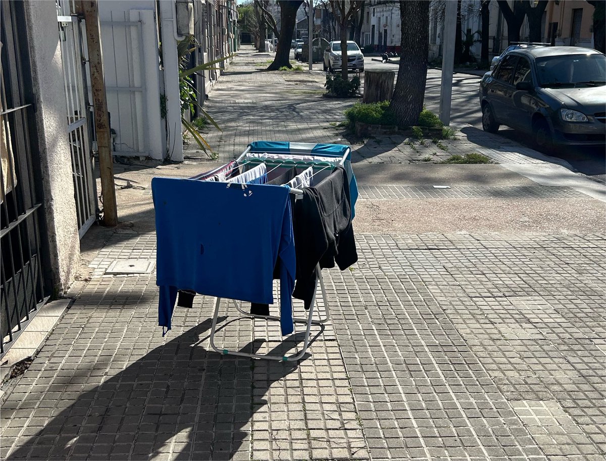 elFerDias's tweet photo. Salió el sol y el barrio lo sabe. https://t.co/UYToZq9JJc