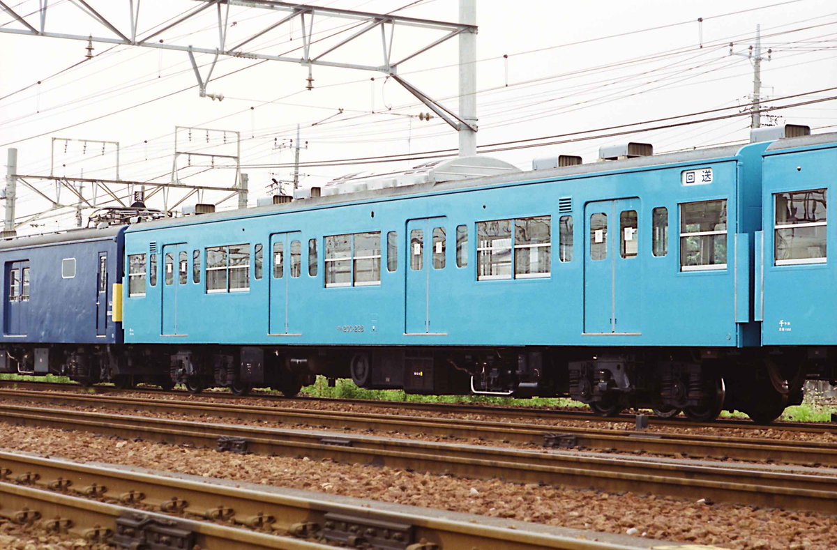 64_10000's tweet photo. #皆さんの中間車の画像見せて
本線に出ると聞いて、本当に青くなった姿を関東で見れる事になるのは新鮮でした。 https://t.co/C6MbFc5wr0