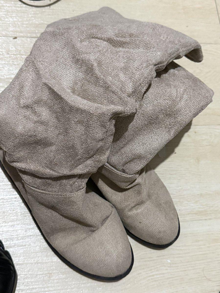 umoumoqko's tweet photo. รองเท้าบูท สีเบจ ใส่ 1 ครั้ง
🤎เท้า 39-40 ใส่ได้
✳️150.- รวมส่ง

บริเวณข้อเท้าน้องสามารถย่นได้นะ แล้วแต่เราจะให้สูงประมาณไหน

(ตำหนิรูป 2 แต่เช็ดๆทำความสะอาดได้ฮะ)

#ส่งต่อรองเท้า #ส่งต่อ https://t.co/s3G98VKToi